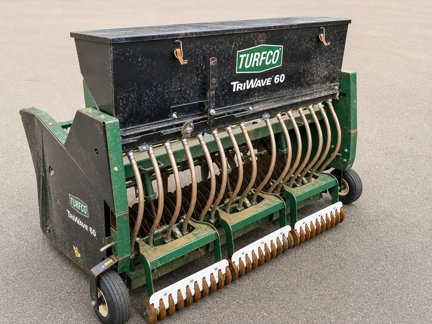 TURFCO TRIWAVE 60 SLICE SEEDER
